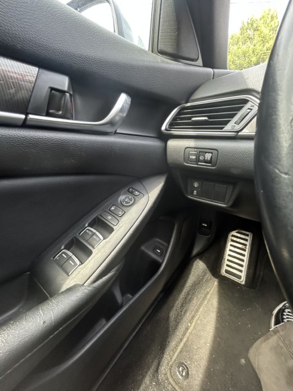 2018 Honda Accord Image 14