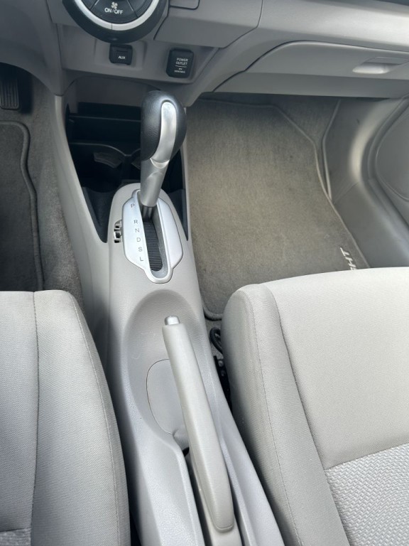 2014 Honda Insight Image 11