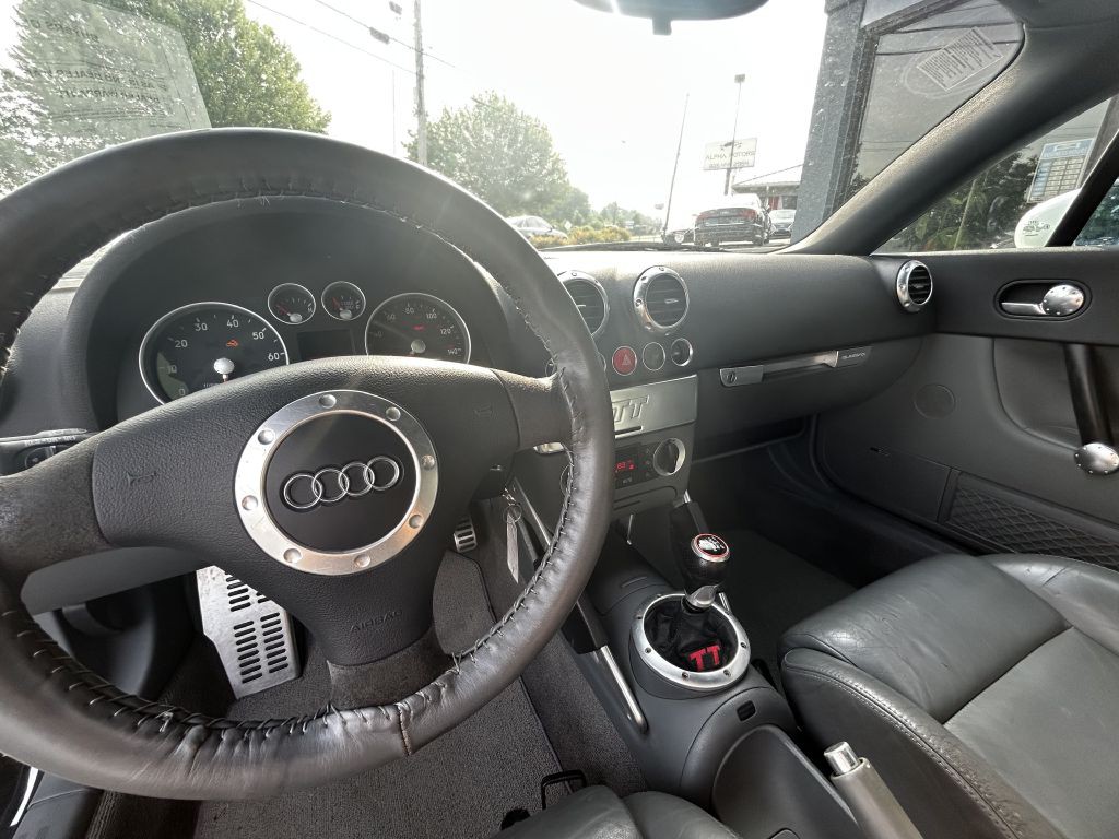 2002 Audi TT Image 10