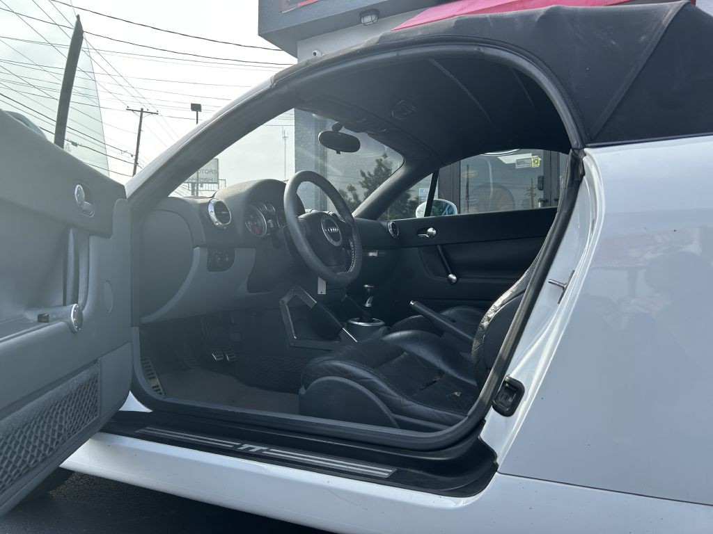 2002 Audi TT Image 12