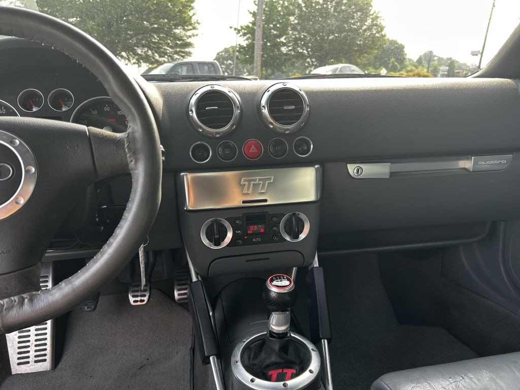 2002 Audi TT Image 13