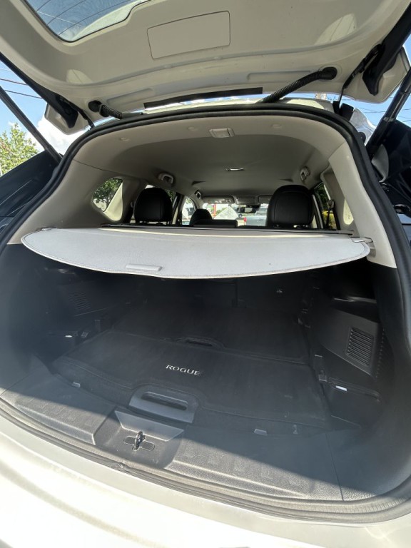 2020 Nissan Rogue Image 24