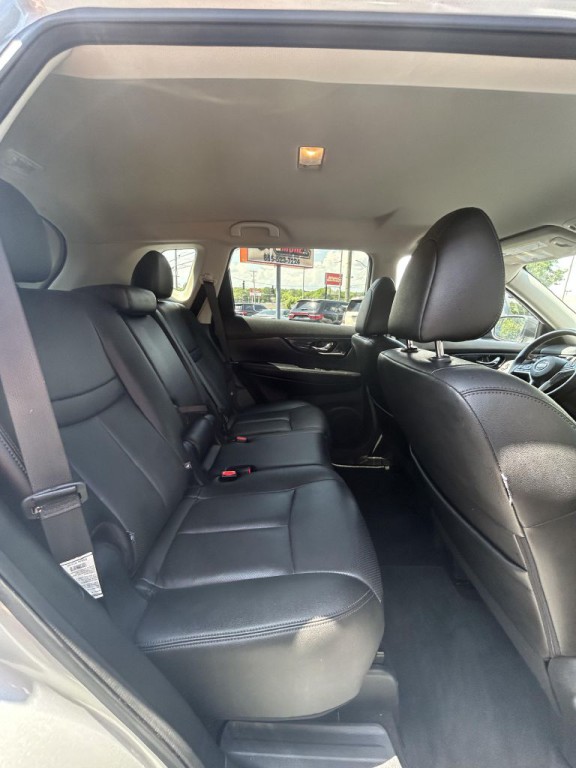 2020 Nissan Rogue Image 26