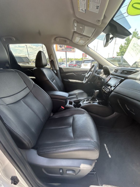 2020 Nissan Rogue Image 27