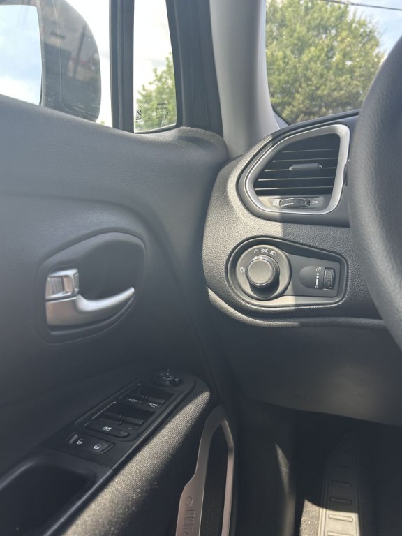 2020 Jeep Renegade Image 11