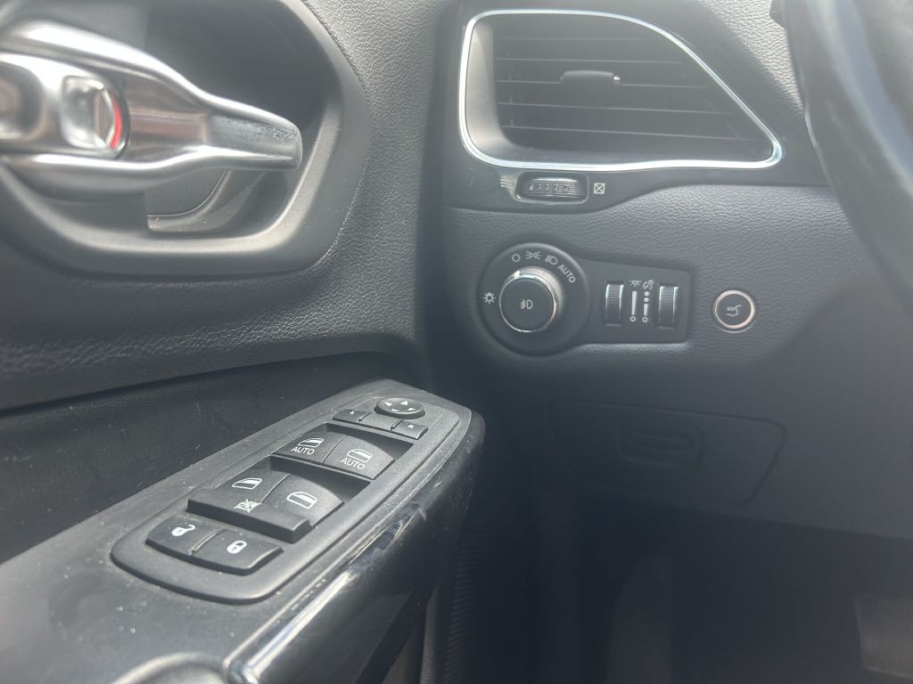2020 Jeep Cherokee Image 11
