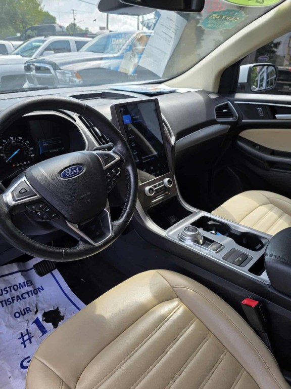 2021 Ford Edge Image 9