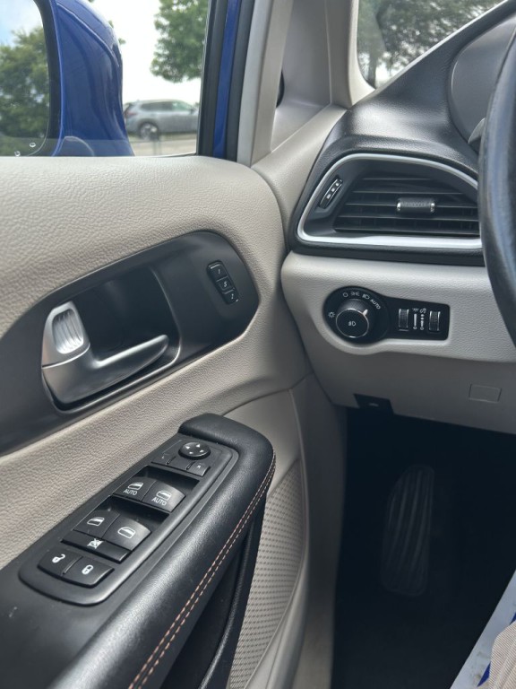 2020 Chrysler Pacifica Image 11