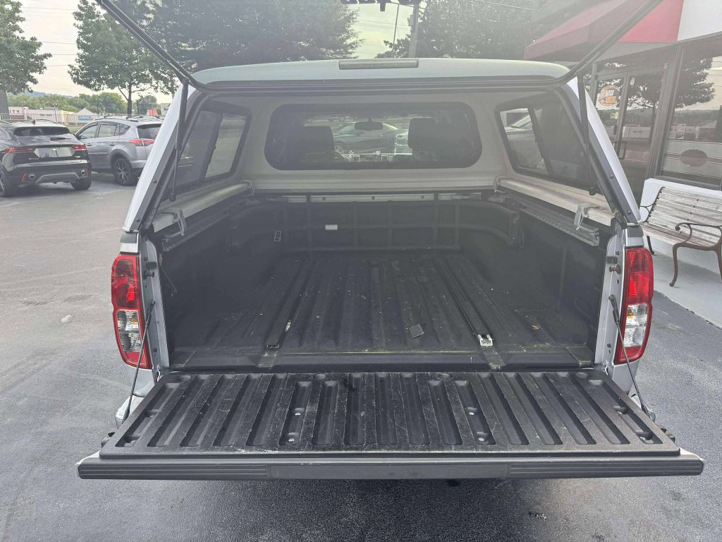 2011 Nissan Frontier Image 5