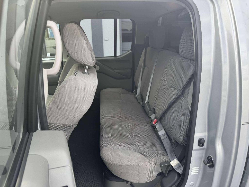 2011 Nissan Frontier Image 8