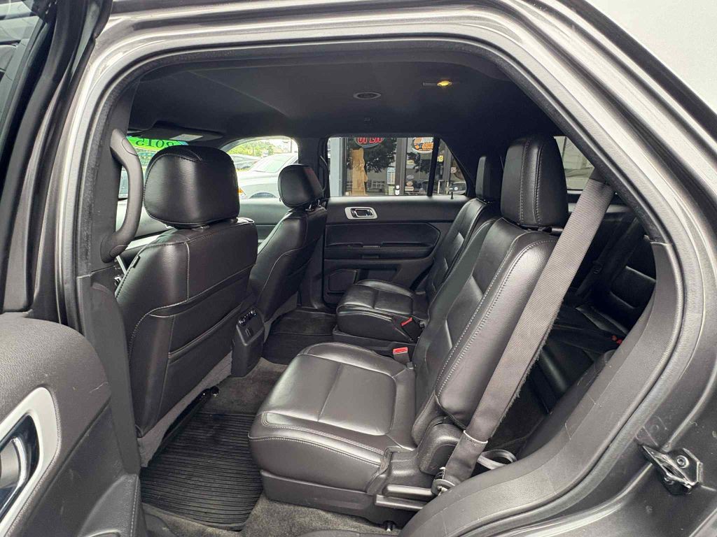 2015 Ford Explorer Image 9