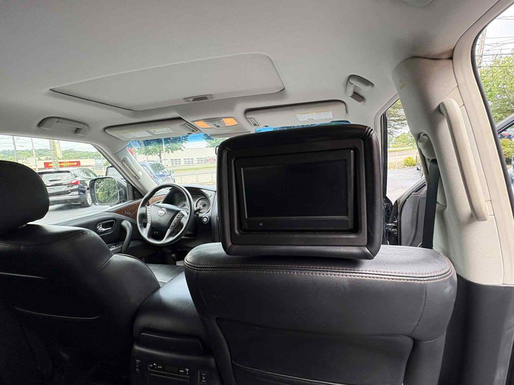 2017 Nissan Armada Image 10