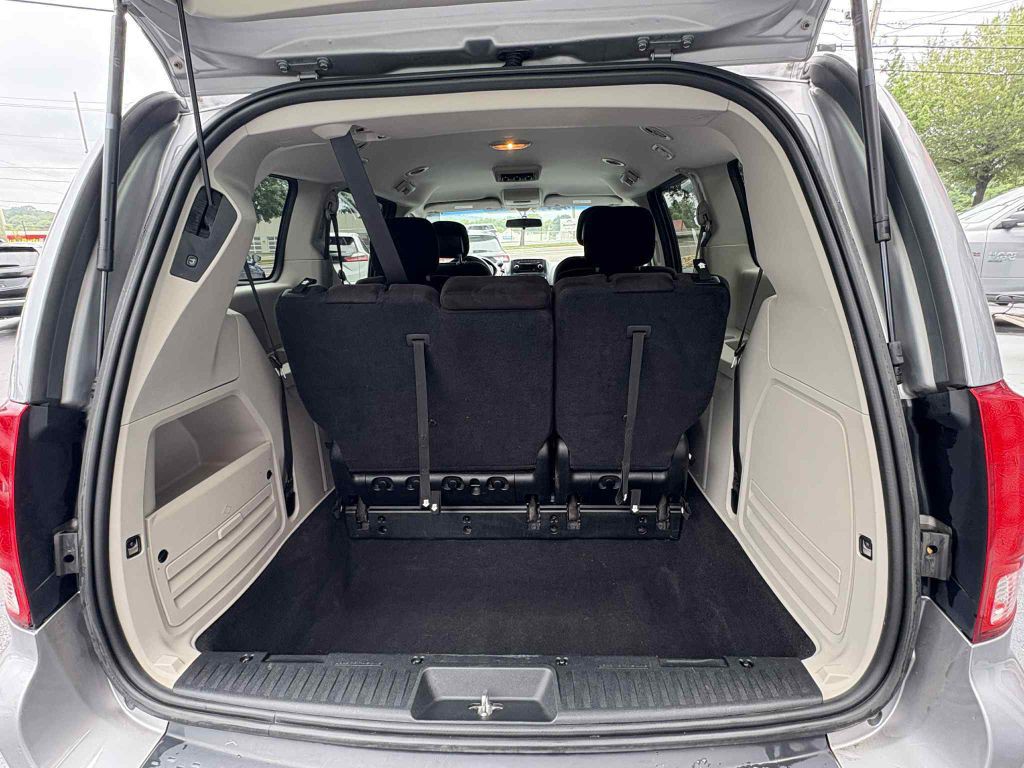 2017 Nissan Armada Image 14