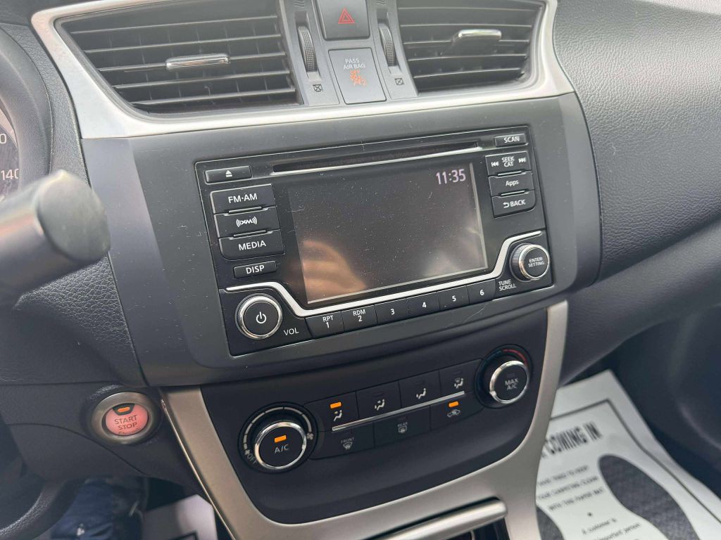 2015 Nissan Sentra Image 10