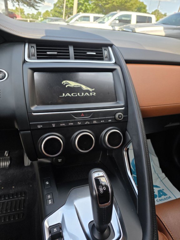2019 Jaguar E-pace Image 6