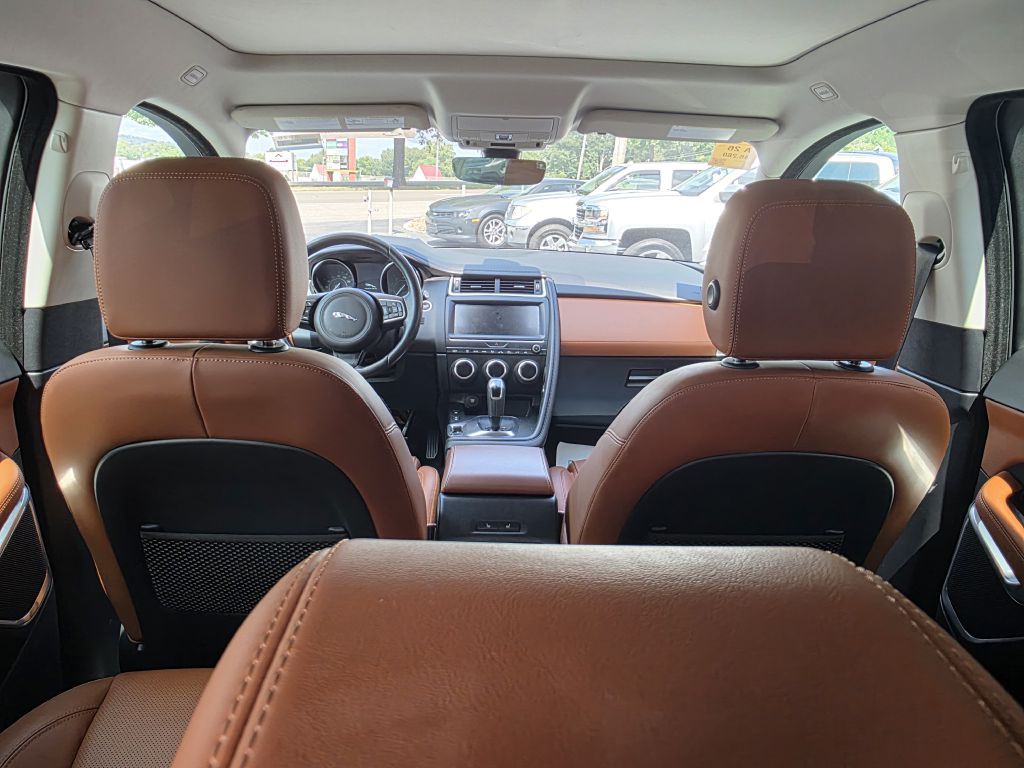 2019 Jaguar E-pace Image 8