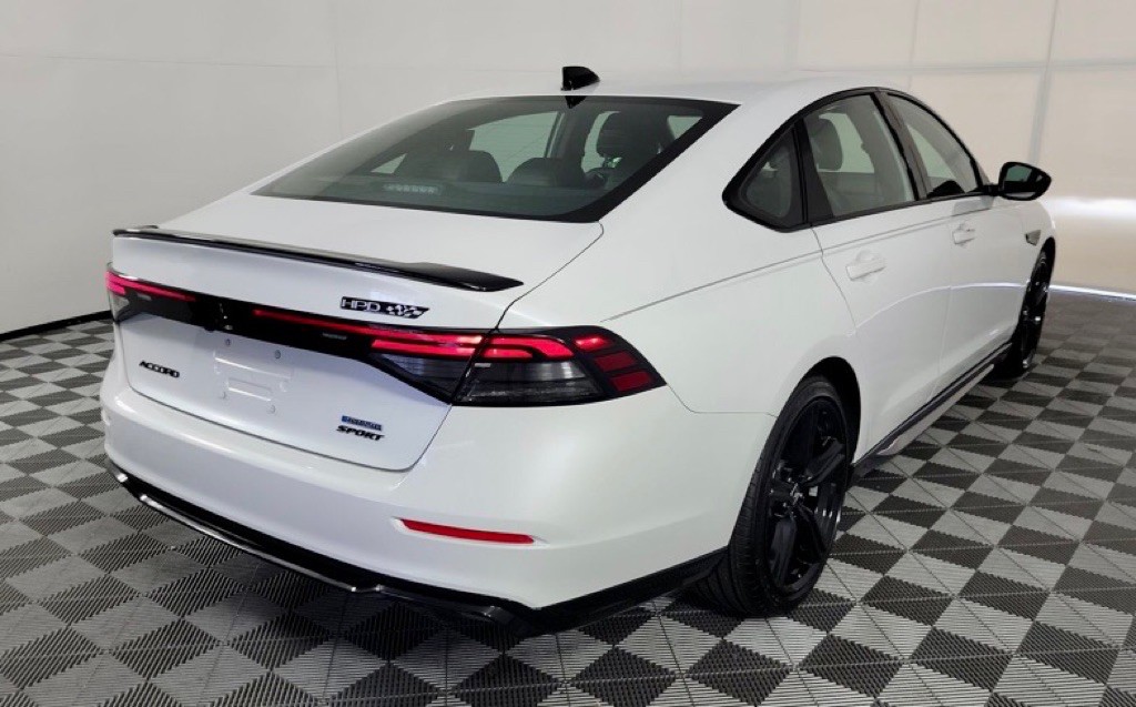2023 Honda Accord Image 3