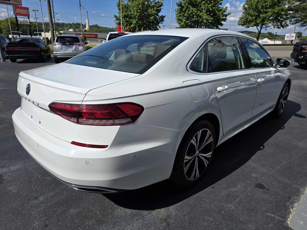 2020 Volkswagen Passat Image 3
