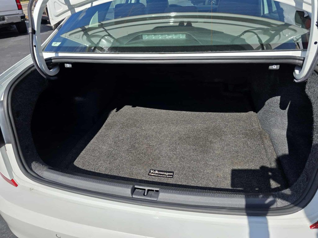 2020 Volkswagen Passat Image 13