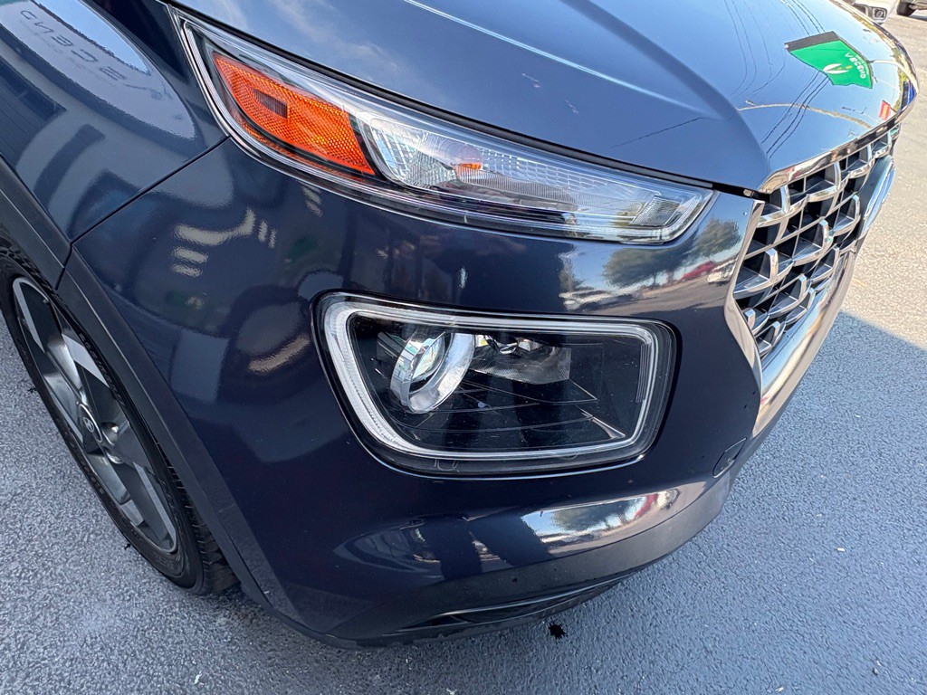 2021 Hyundai Venue Image 16