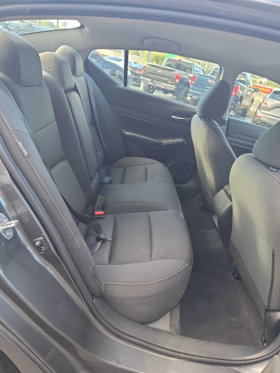 2022 Nissan Altima Image 9