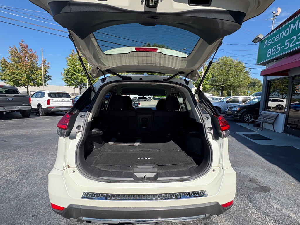 2017 Nissan Rogue Image 8