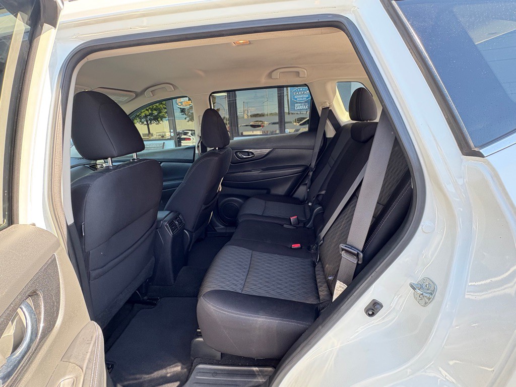 2017 Nissan Rogue Image 11
