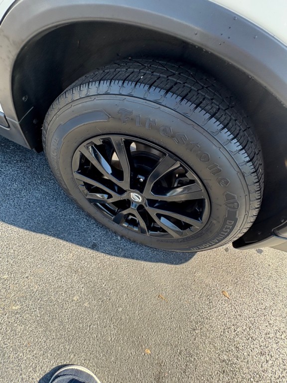 2017 Nissan Rogue Image 16