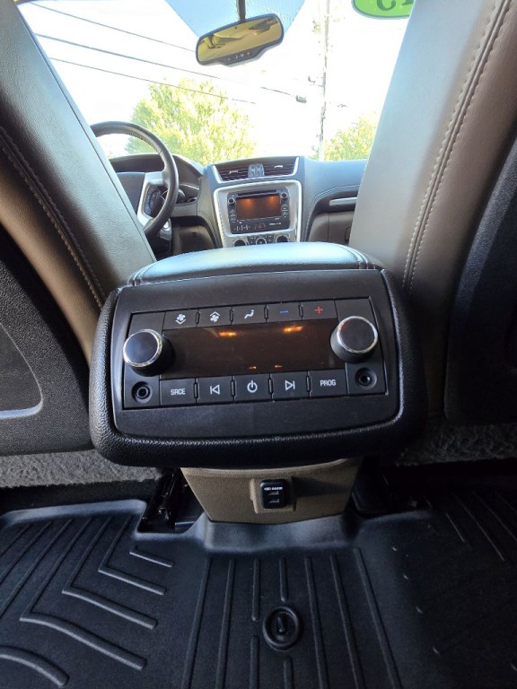 2015 GMC Acadia Image 9