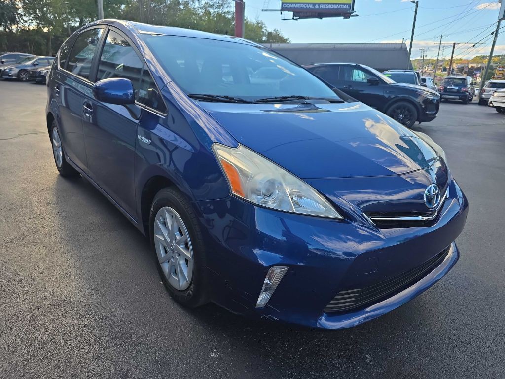 2013 Toyota Prius Image 2