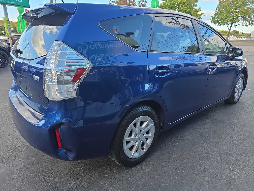 2013 Toyota Prius Image 4
