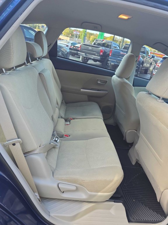 2013 Toyota Prius Image 8