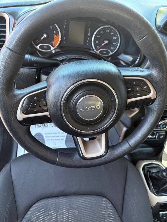 2016 Jeep Renegade Image 12