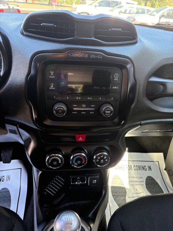 2016 Jeep Renegade Image 13