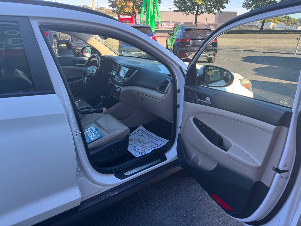 2016 Hyundai Tucson Image 11