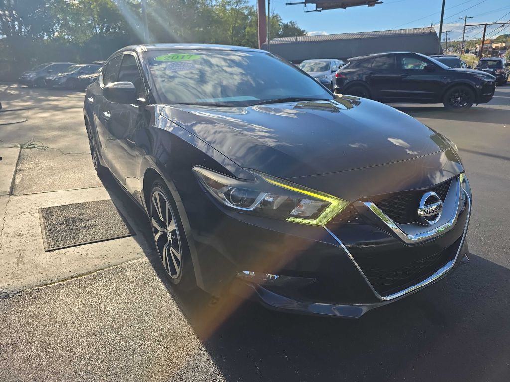 2017 Nissan Maxima Image 2