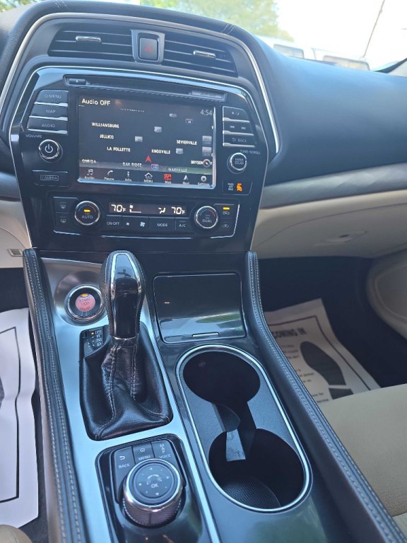 2017 Nissan Maxima Image 6