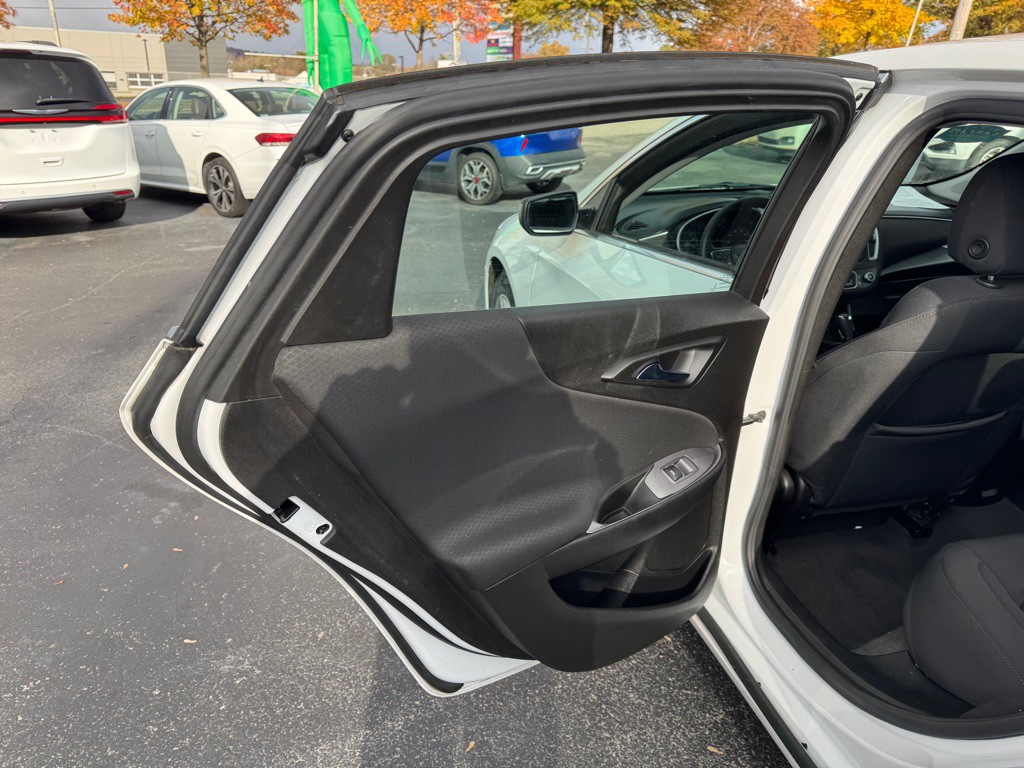 2020 Chevrolet Malibu Image 13