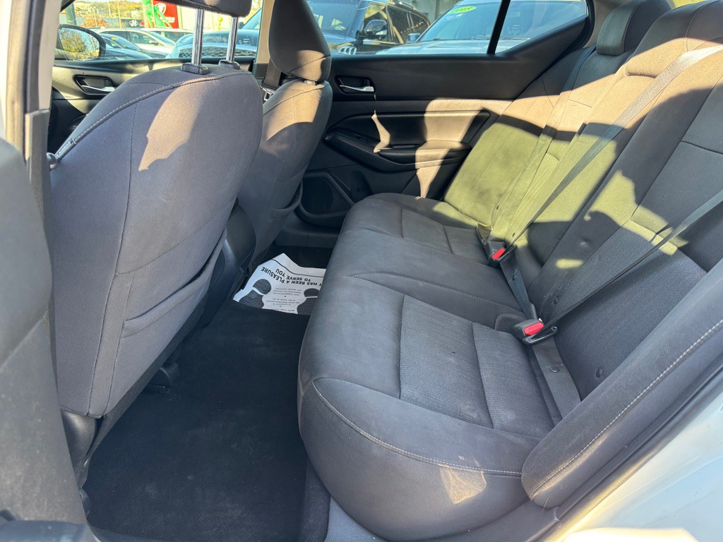 2020 Nissan Altima Image 9