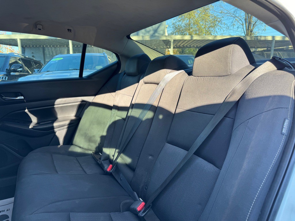 2020 Nissan Altima Image 10