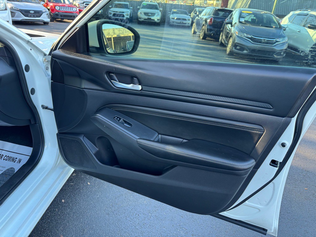 2020 Nissan Altima Image 14