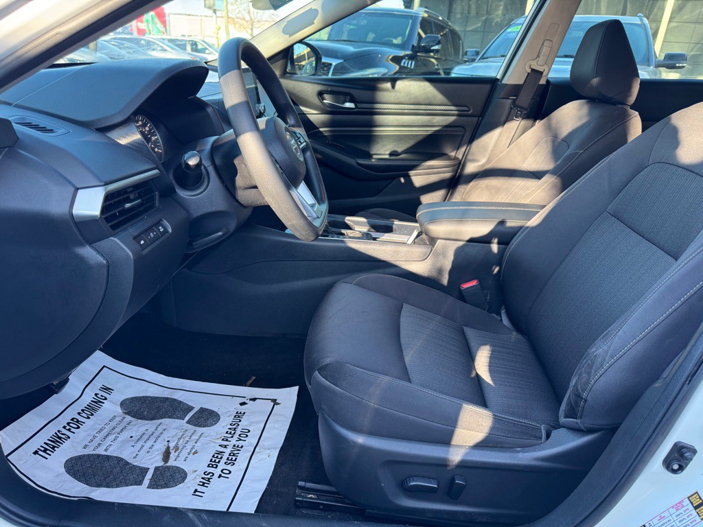 2020 Nissan Altima Image 19