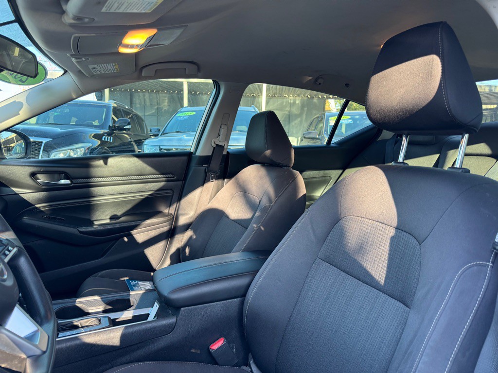 2020 Nissan Altima Image 21