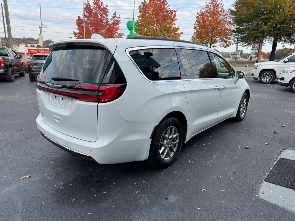 2022 Chrysler Pacifica Image 5