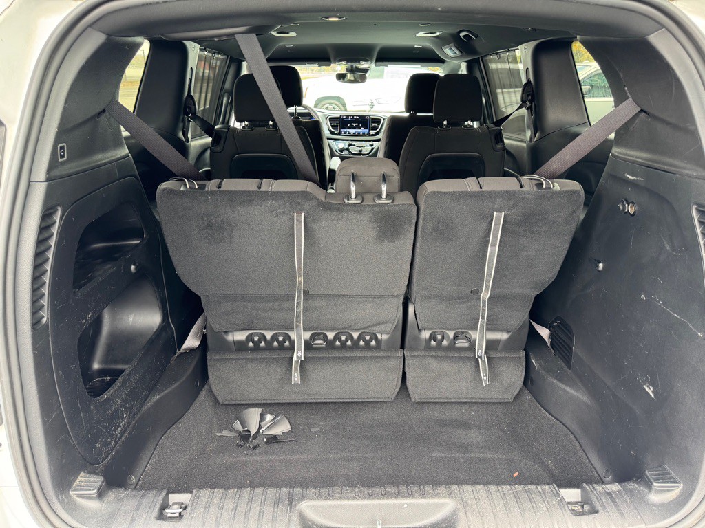 2022 Chrysler Pacifica Image 7
