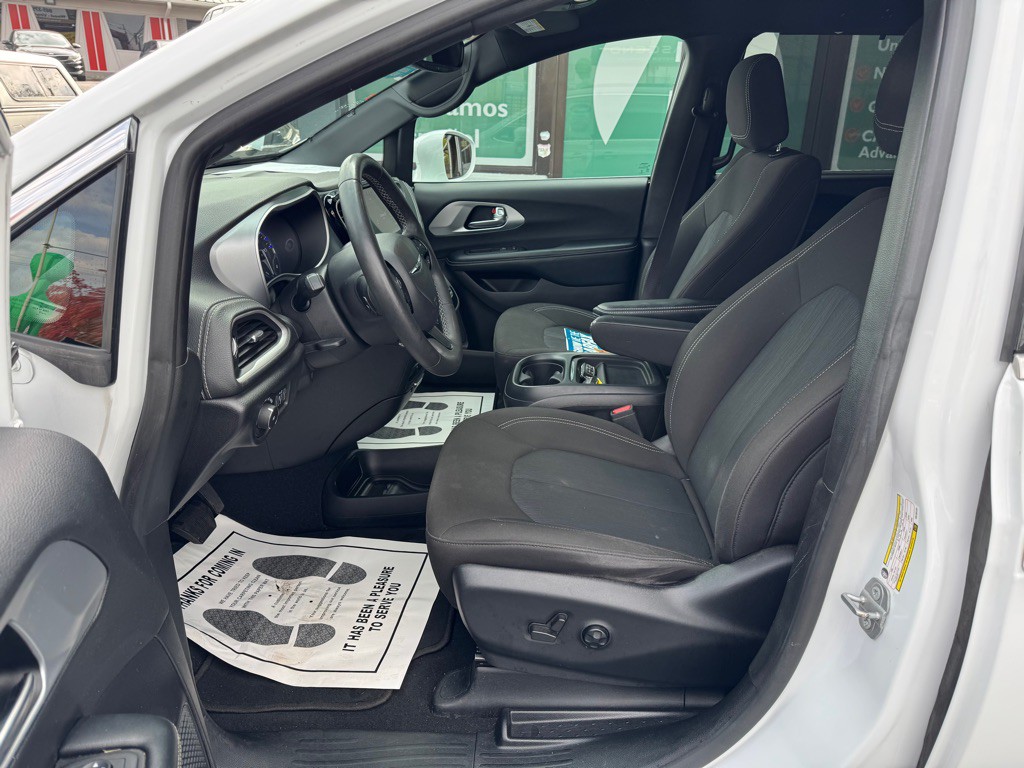 2022 Chrysler Pacifica Image 14