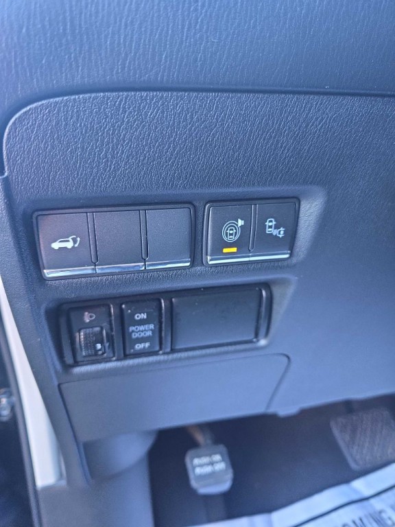 2017 INFINITI QX80 Image 9