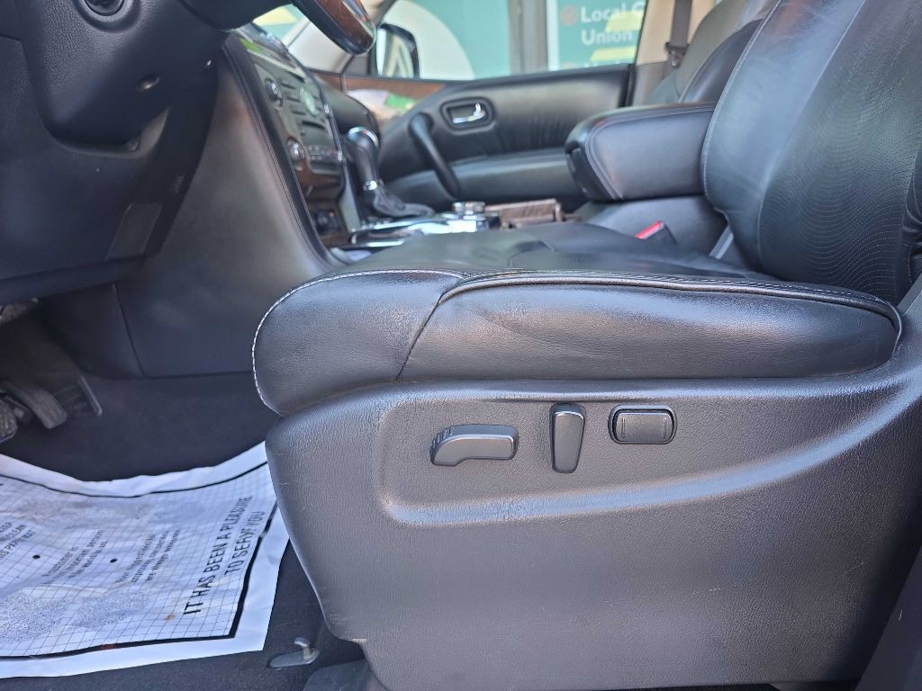 2017 INFINITI QX80 Image 12