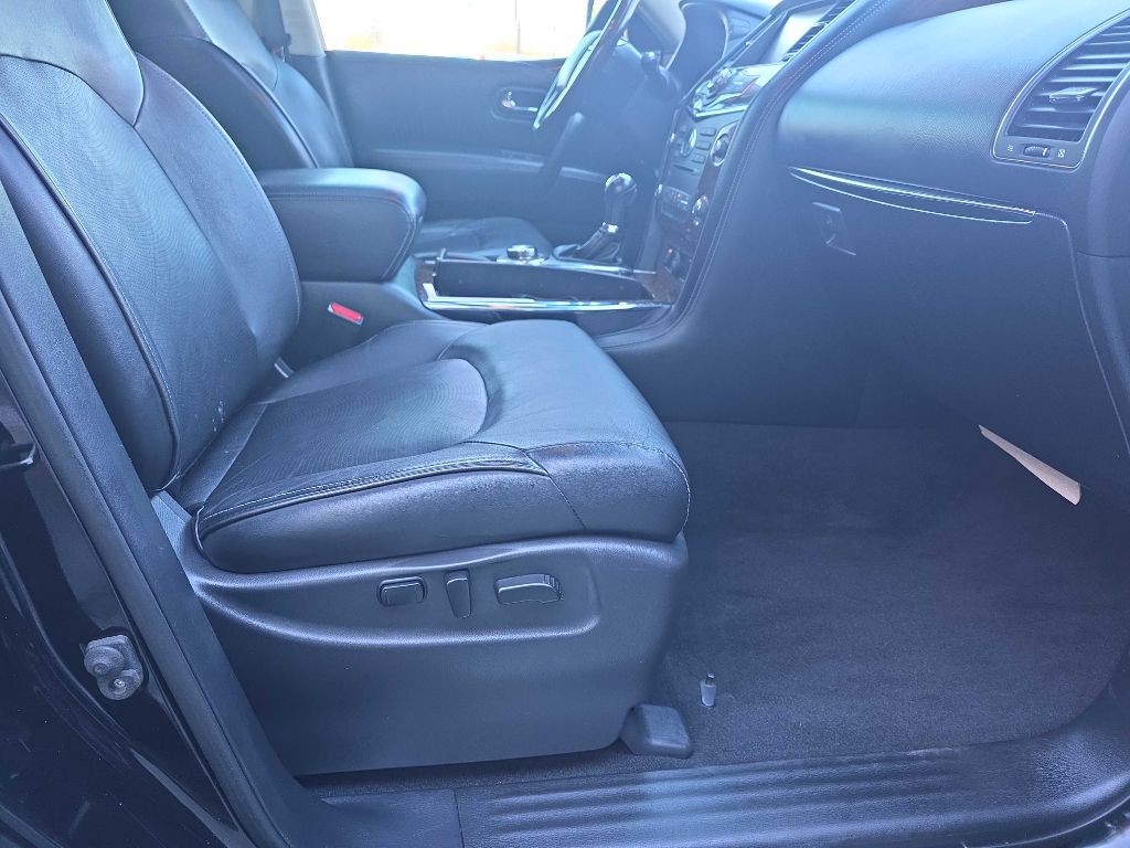 2017 INFINITI QX80 Image 15