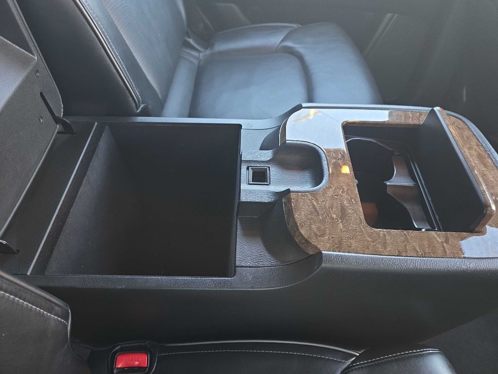 2017 INFINITI QX80 Image 16